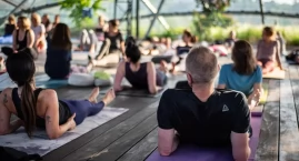Joga na dachu Cavatina Hall