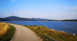 Trwa budowa 50 km tras rowerowych wokół Jezior Żywie&hellip;