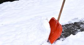 Właścicielu posesji, masz obowiązek odśnieżać chodnik