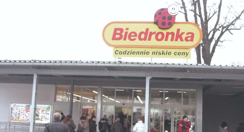 Biedronka zaoferowała pomoc, ale nie odpowiada na oferty lokalnych firm