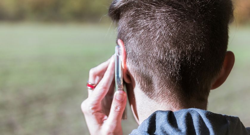 #DAWKAWSPARCIA: TELEFON WSPARCIA PSYCHOLOGICZNEGO DLA WSZYSTKICH DOTKNIĘTYCH PANDEMIĄ COVID-19 