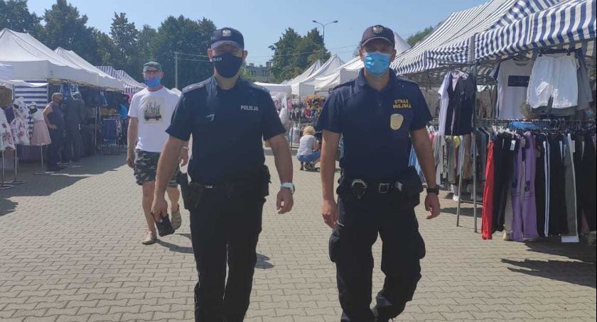 Ponad 100 mandatów za brak maseczki