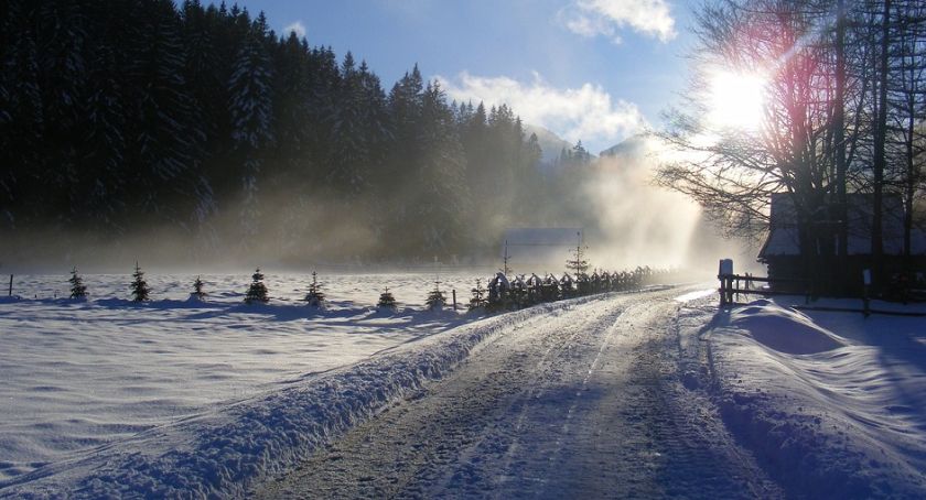 Zimowe atrakcje w Dolinie Chochołowskiej