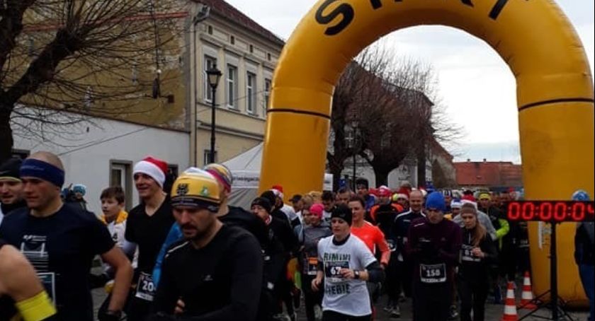 9 Bieg w poszukiwianiu Świętego Mikołaja! 