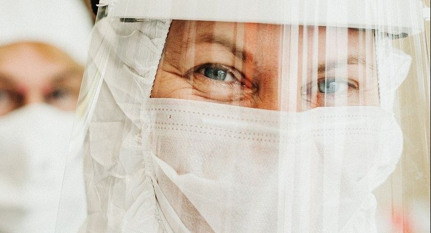 Marszałek przedstawił sejmikowi działania podjęte w walce z pandemią koronawirusa na Dolnym Śląsku