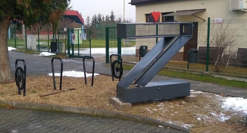 W Żmigrodzie powstały pojemniki na nakrętki