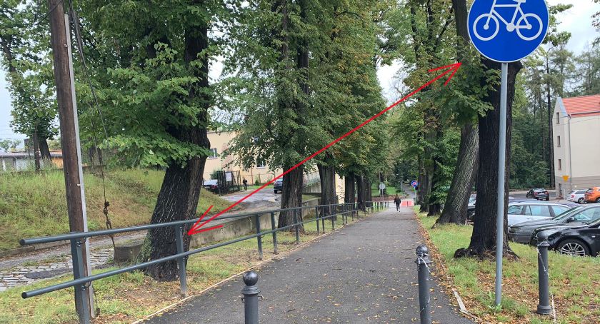 Barierki i ogrodzenie na nielegalu?