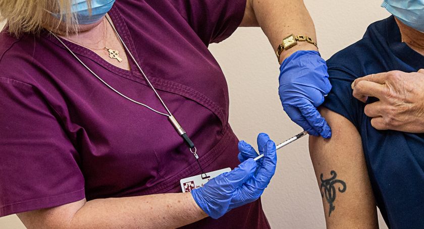 Szpital w Trzebnicy - Brakuje szczepionek - przesuwane kolejne grupy pacjentów