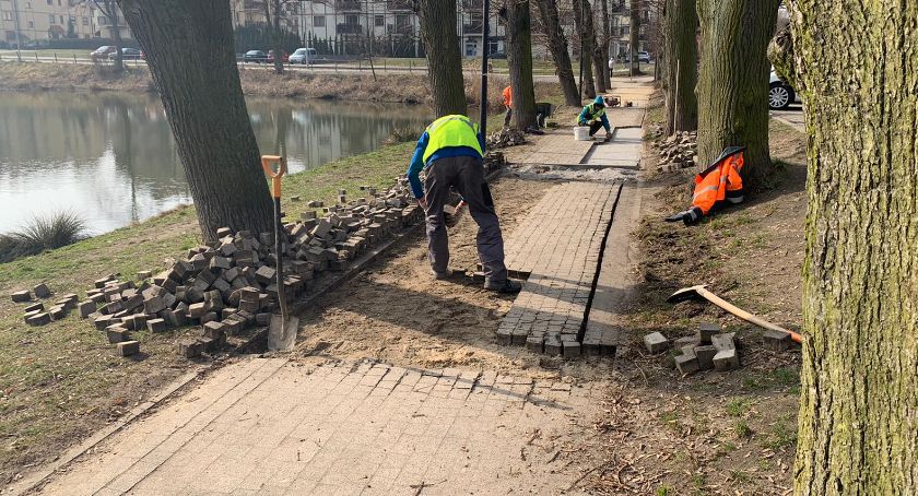 Kolejne przekładane chodniki