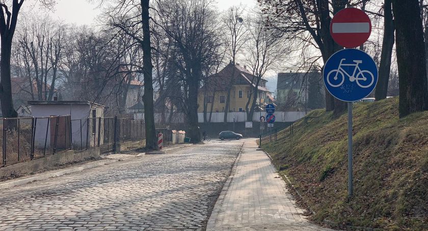 Władza reaguje na publikacje? 