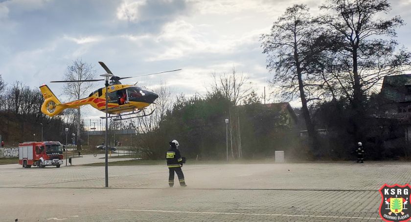 Wypadek na budowie - strażacy dowieźli poszkodowanego do szpitala