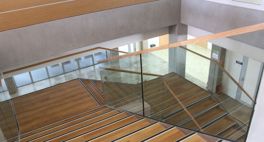 Balustrady schodowe - jak je dobrać do swoich potrzeb?