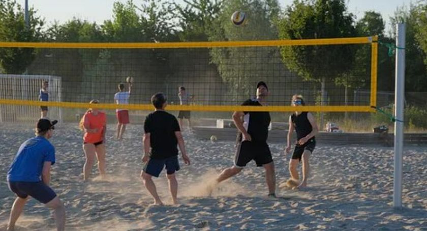 Turniej piłki siatkowej plażowej w Żmigrodzie