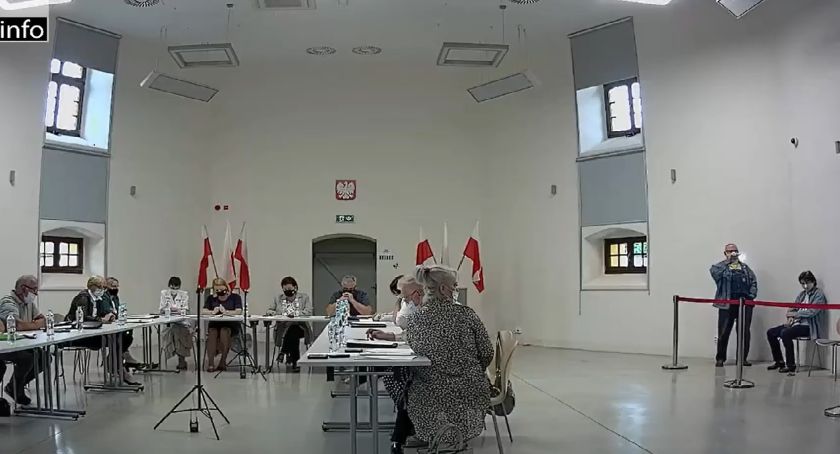 Sesja Rady Gminy Zawonia i odrzucone petycje
