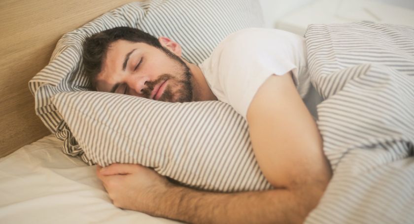 Bezsenność – poważny problem dla organizmu – jak wspomóc swój sen?