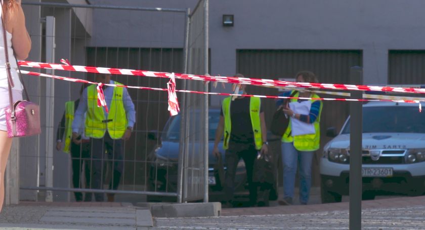 Poranna wizyta policji w urzędzie