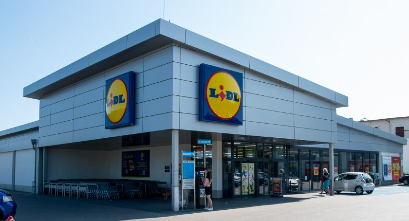 95 złotych za parkowanie przed Lidlem