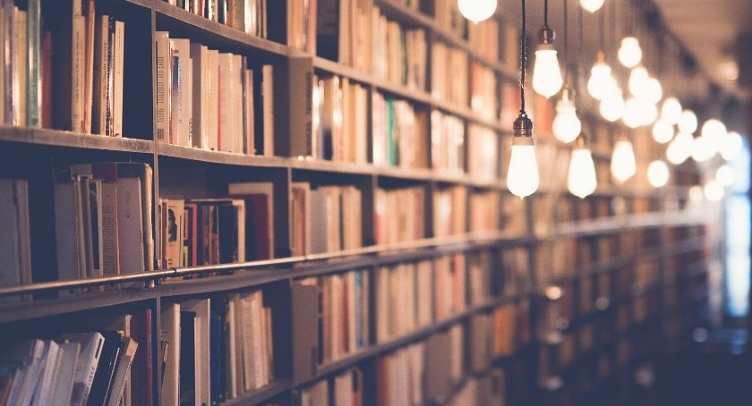 Cała noc w bibliotece