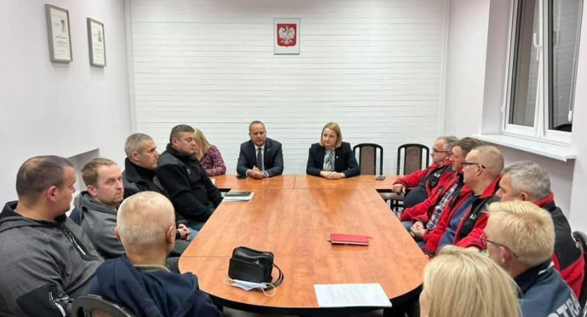 Poseł spotkał się ze strażakami