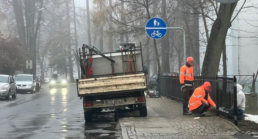 Niebezpieczne związki, czyli biznes i władza, a w tle działki