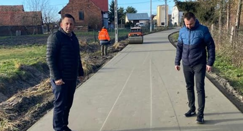 Mieszkańcy doczekali się drogi