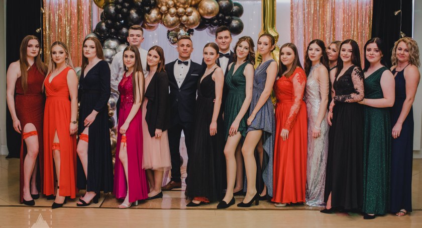 Starosta na balu studniówkowym