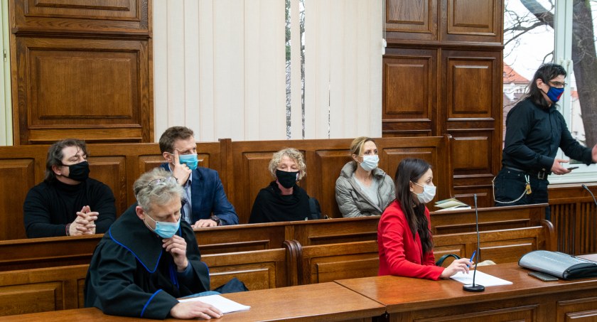 Sąd miażdży działania policji