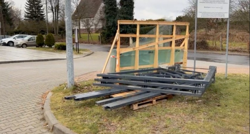 Trzebnica: Wędrująca wiata. Ile za to płacimy?