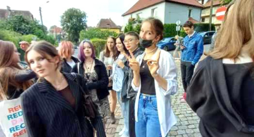 Półtora rocznika uczniów pójdzie do szkół. Czy wystarczy miejsc?