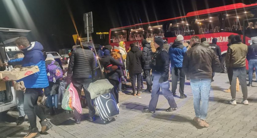Wyjechali z pomocą na granicę. Pierwsi uchodźcy dojechali do Obornik Śl.