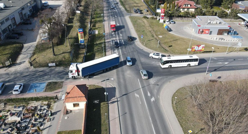 Powstanie rondo. Czy budowa zakończy się w terminie?
