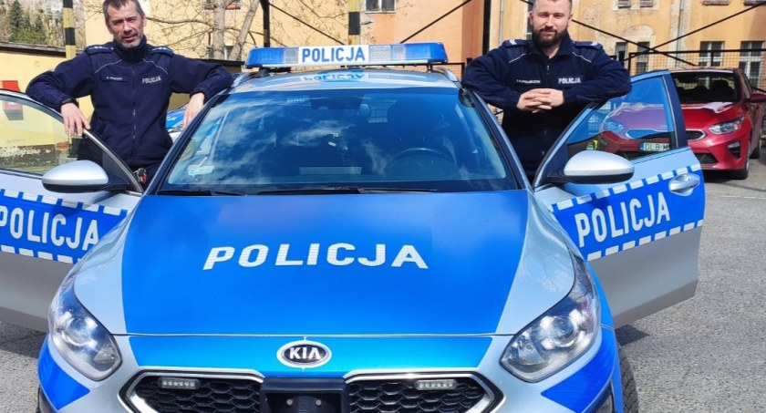 Zatrzasnęła dziecko w samochodzie