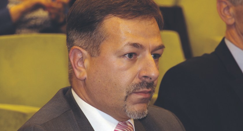 Zwolniony w atmosferze skandalu w Oleśnicy zostaje kierownikiem w Trzebnicy