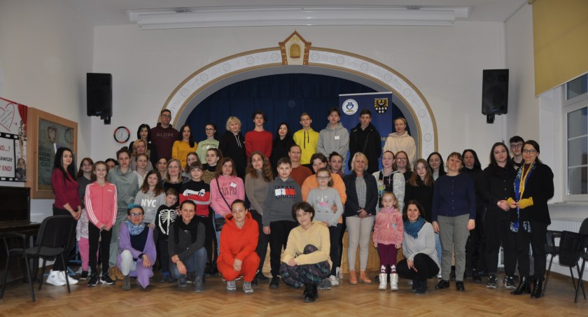 Pomóż uchodźcom z Ukrainy. Fundnij stypendium