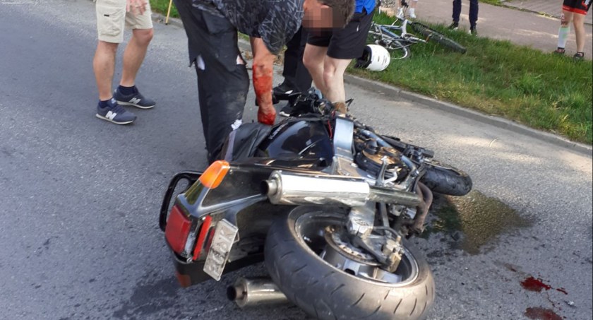 Uderzył motocyklem w samochód i uciekł. Ustalenia są zaskakujące