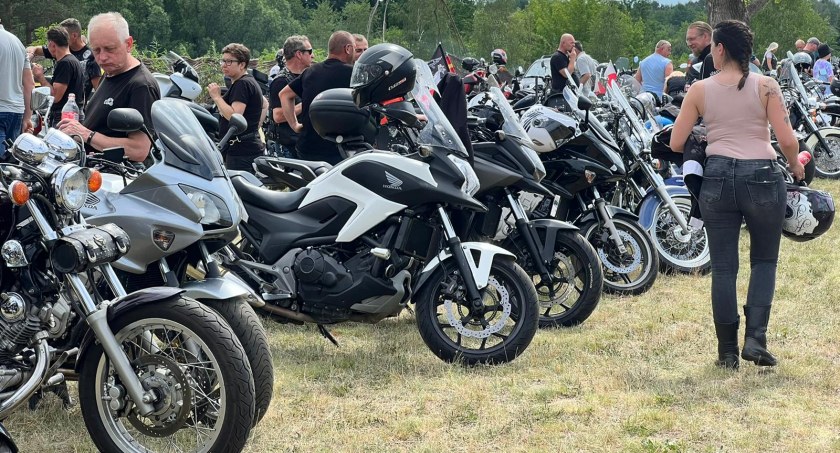 Setki motocykli najechało Czeszów. Galeria zdjęć...