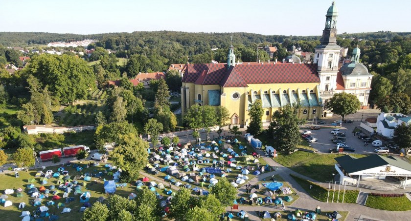 42. Piesza Pielgrzymka Wrocławska na Jasną Górę. Pierwszy przystanek - Trzebnica