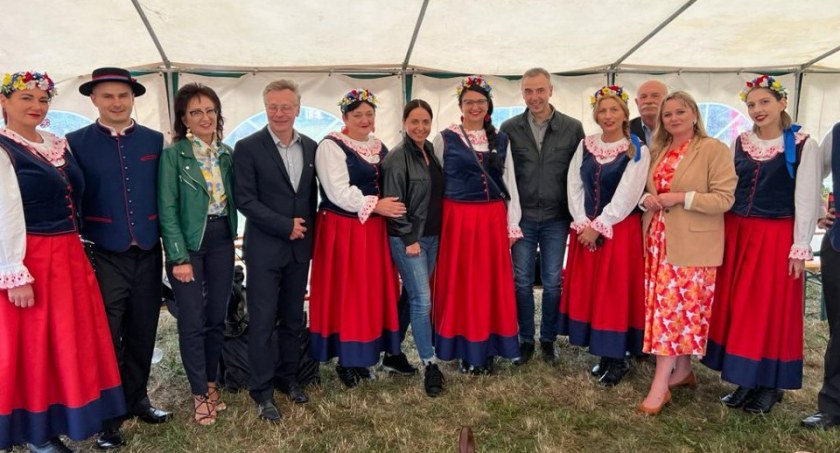 Deszcz nie ugasił ich zapału! III Święto Bobu