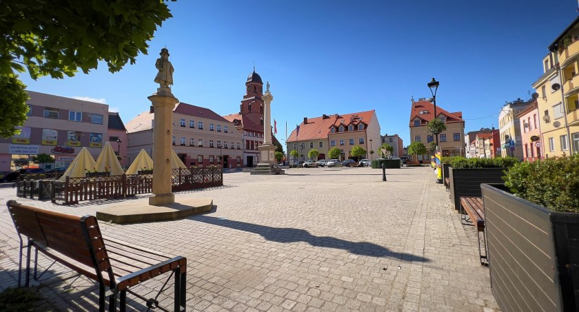 Remonty przy rynku w Żmigrodzie. Obowiązuje zakaz wyjazdu na ulicę