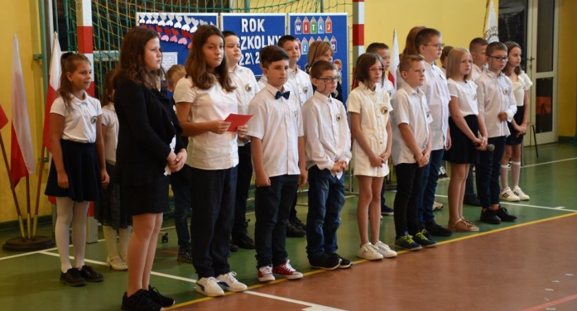 Rozpoczęcie roku szkolnego w Żmigrodzie i Powidzku