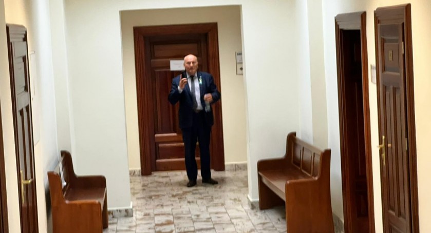 Prokuratura boi się dziennikarzy? Dlaczego zabrano z Wrocławia śledztwo w sprawie propisowskiego burmistrza Trzebnicy
