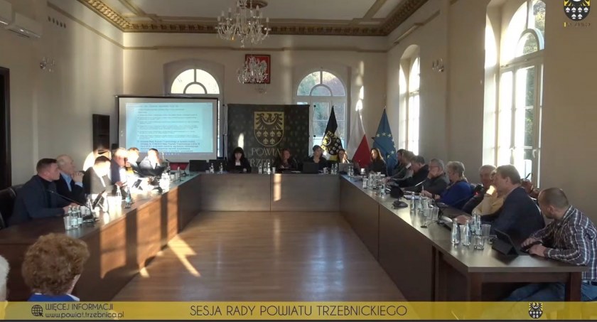 Burza na sesji. Padł wniosek o odwołanie zarządu [FILM]