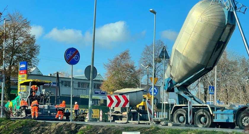 Rondo z opóźnieniem, ale z nazwą