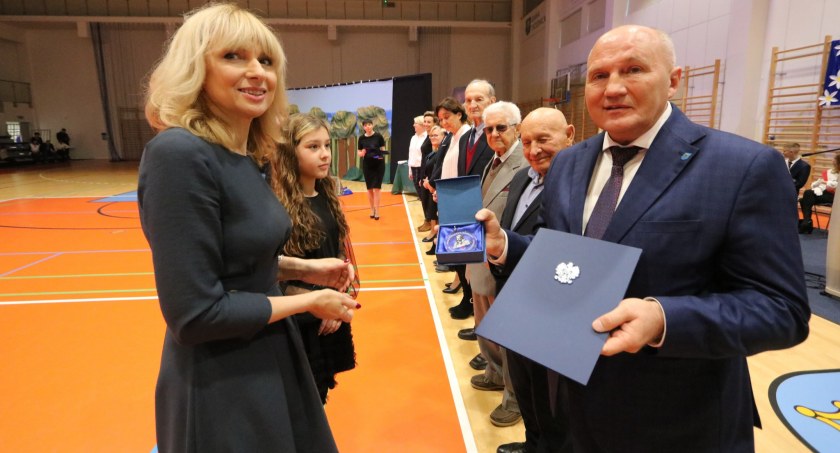 Jak medal, to oczywiście dla... burmistrza