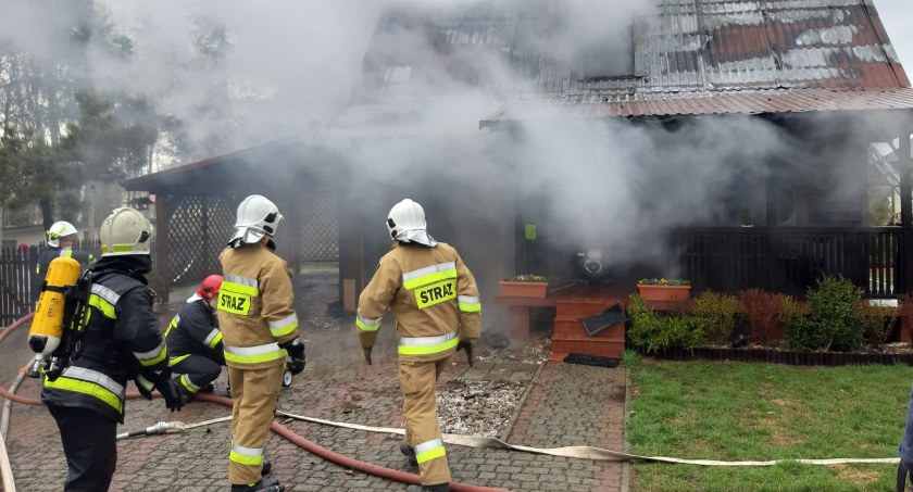 Ogień rozprzestrzeniał się w kierunku domu