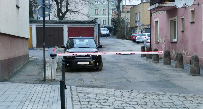 Do rozbiórki szlaban na ul. Wąskiej w Trzebnicy
