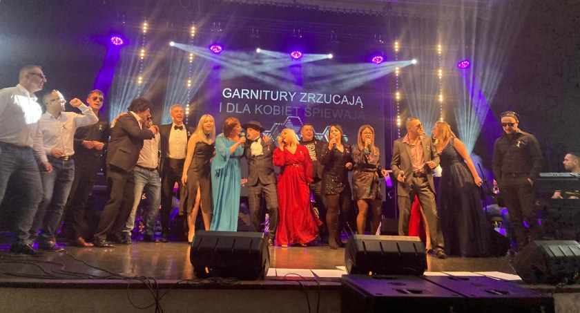 GARNITURY ZRZUCAJĄ I DLA KOBIET ŚPIEWAJĄ: CO NAM W DUSZY GRA