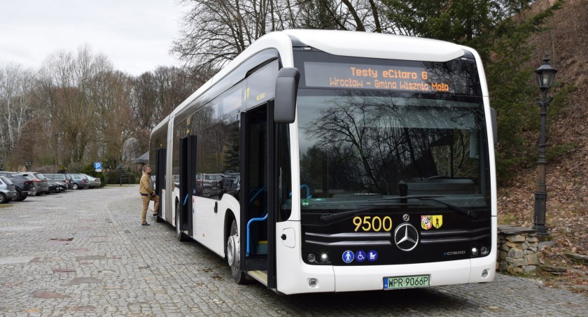Autobus elektryczny na wiszeńskich drogach