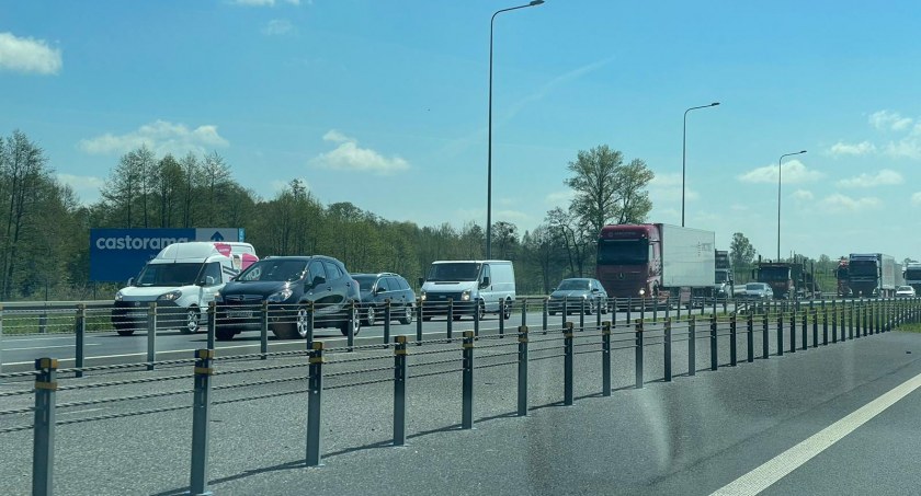 Wypadek ciężarówki - utrudnienia na s5