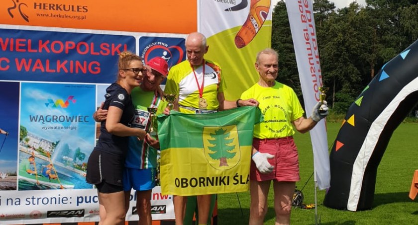 Ma 79 lat. Jest mistrzem świata w nordic walking